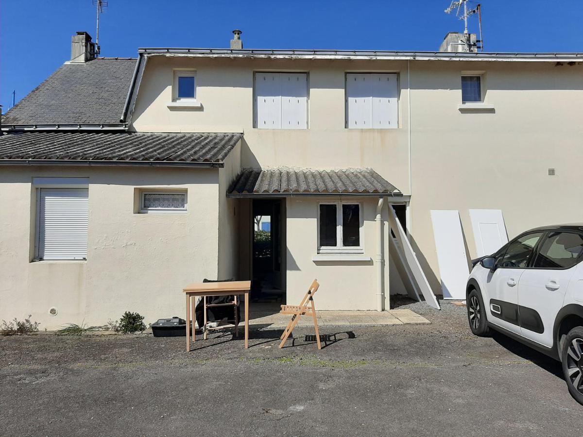 Location 100 M De La Penestin